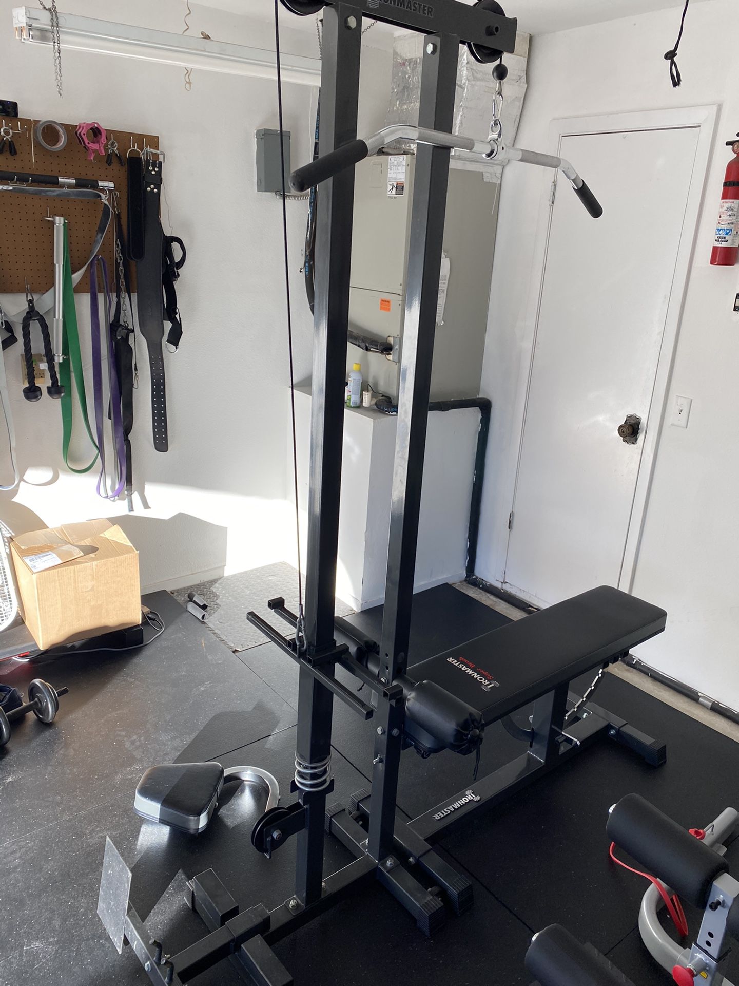 Weight bench and let pulley