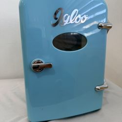 Igloo Mini Fridge 