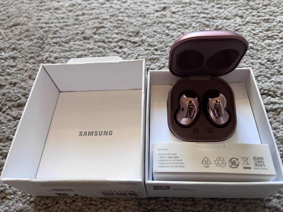 Samsung Galaxy Buds Live *New*