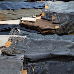 200+ Used Jeans For Sale - Multiple Sizes - Multiple Brands