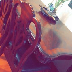 Beautiful Dining Room Table & Chairs Set