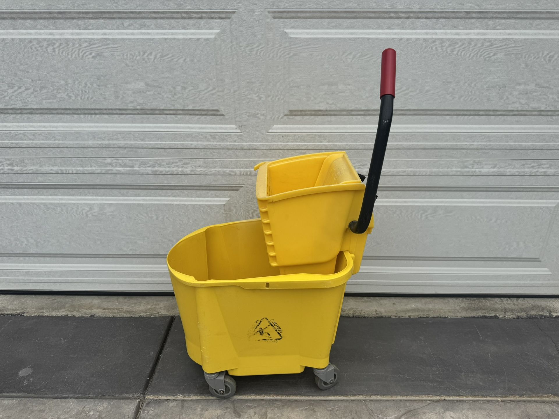 Rubbermaid Mop Bucket