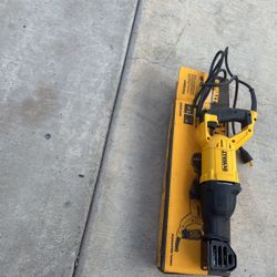 Sierra Alternativa. Sozo.  Dewalt