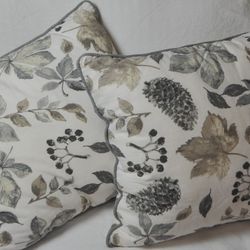 2 Piece Throw Pillows