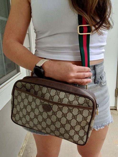 Authentic Vintage Gucci Interlocking GG Monogram Supreme Clutch Fanny Bum Waist Belt Crossbody Bag