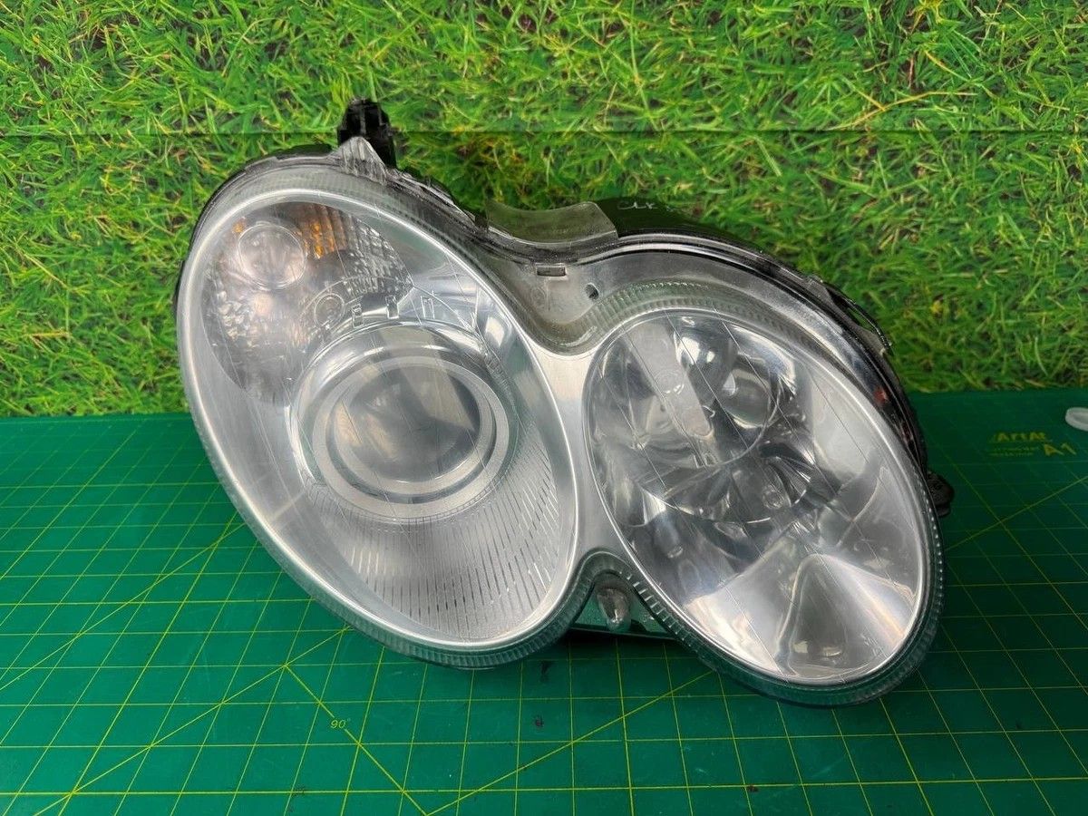 03-09 Mercedes CLK-Class C209 RIGHT Passenger OEM Xenon HID Headlight OEM