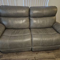 La-Z-Boy Roman Powered Reclining 2 Seat Sofa W/ Moving Head Rest