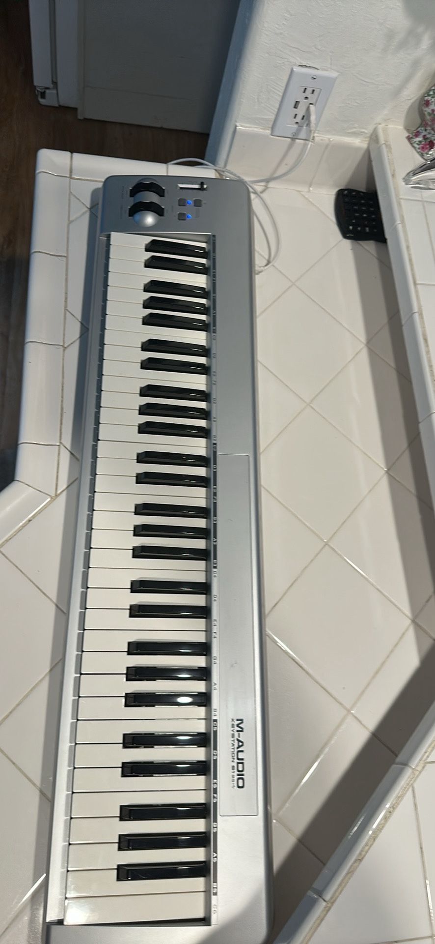 electric keyboard Piano