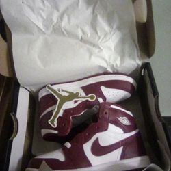 Jordan 1 Retro OG Team Red 