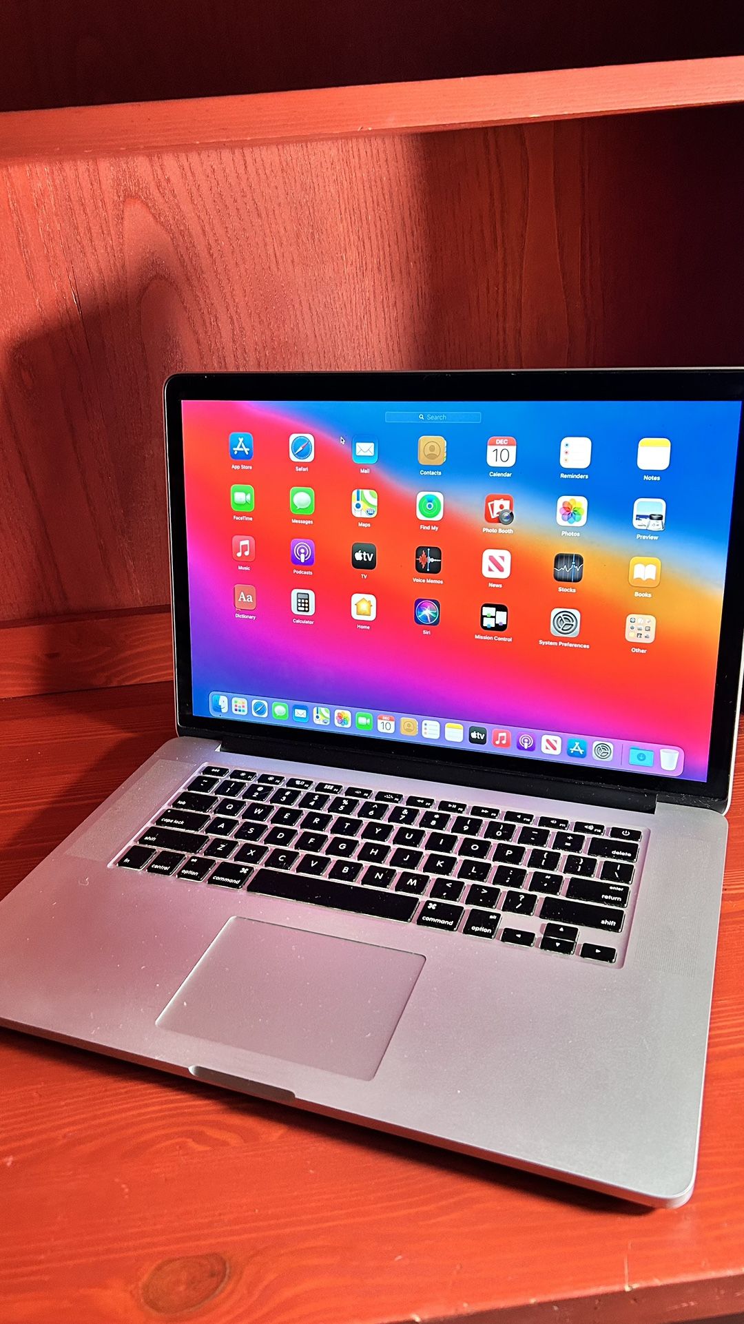 15” Retina Apple MacBook Pro I7 Processor 16GB RAM 256GB SSD $300