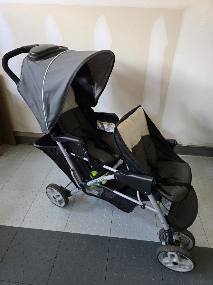 Graco DuoGlider Double Stroller | Lightweight Double Stroller with Tandem Seating, Glacier