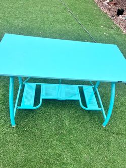 Foldable table