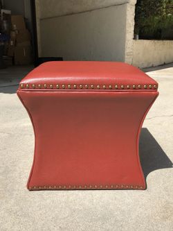 Storage ottoman