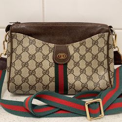 Holiday Sales Authentic Gucci Vintage Crossbody Bag for Sale in Seattle, WA  - OfferUp