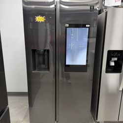 Samsung 36in. Smart Screen Side-by-Side With Ice Dispenser Refrigerator 