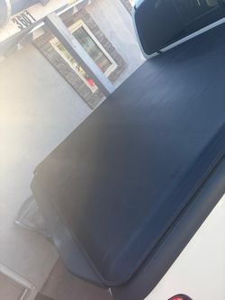 Truck cover