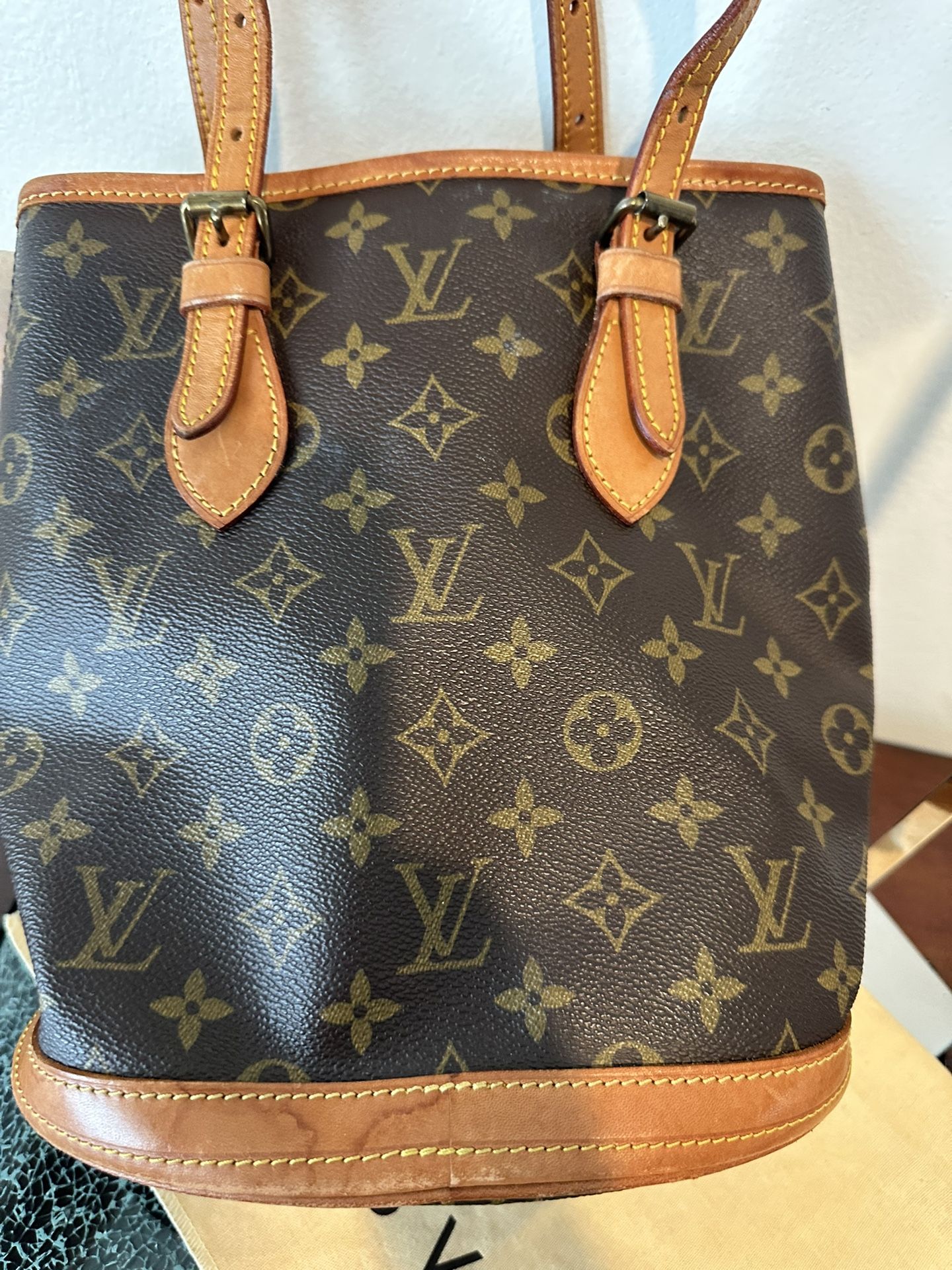 Authentic LOUIS VUITTON Bucket Bag