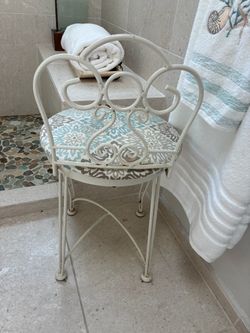 Vanity chair