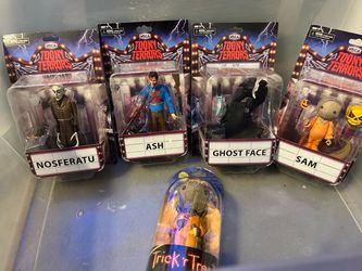 Horror figures