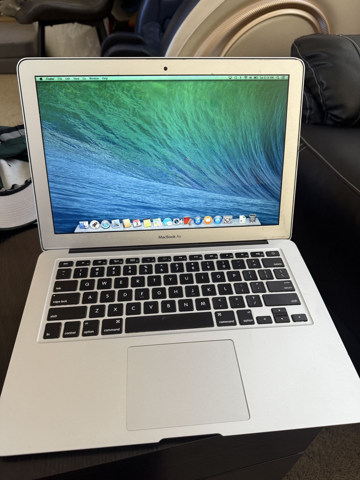 MacBook Air (13” early 2014) INTEL i5 - 4260U, 4GB RAM, 128GB HD