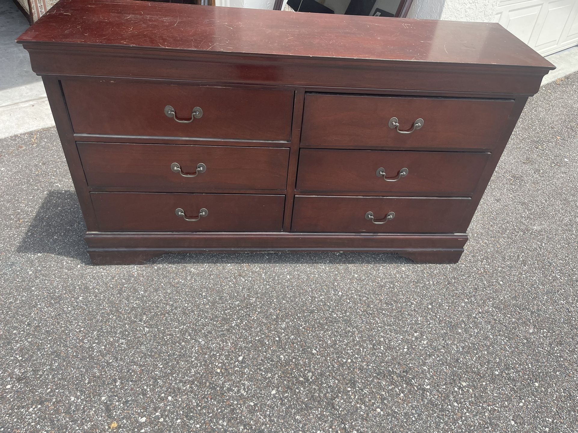 Dresser