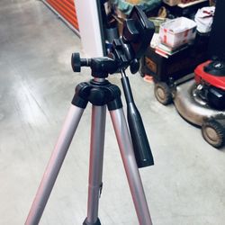 Raven Smith-Victor RS8 Model  Photo And Video Camera Lightning Tripod Stand 