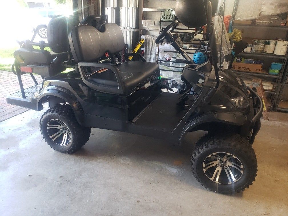 Golf Cart - 2021 Icon 4P - Street Legal