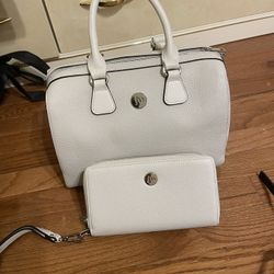 Hand purse with the wallet