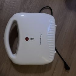 Panini Press / Sandwich Maker - lightweight but durable  [Proctor Silex]