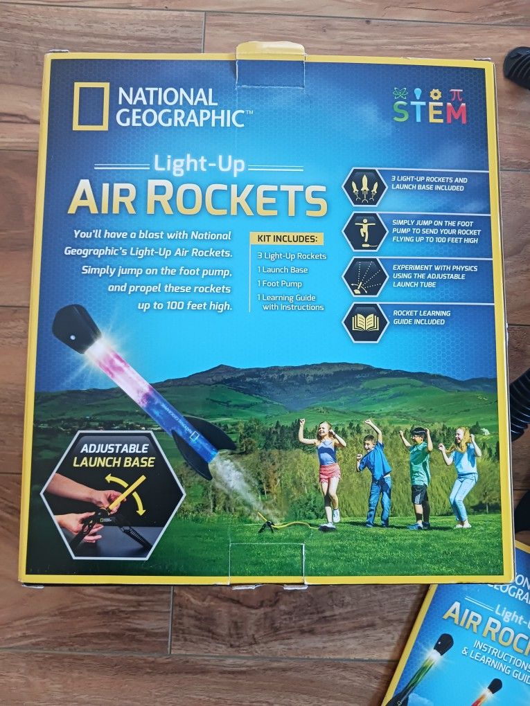 National Geographic Light Up Air Rockets