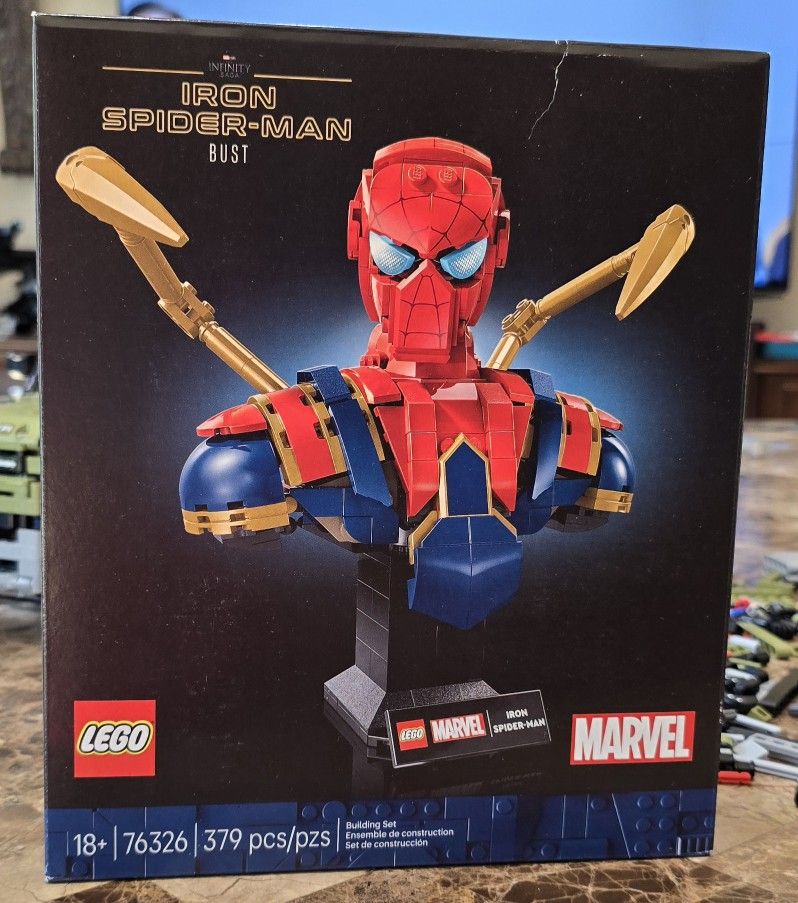LEGO Marvel 76326 Iron Man Spider-Man Bust New!