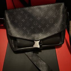 Louis Vuitton Messegerama Messenger Bag 