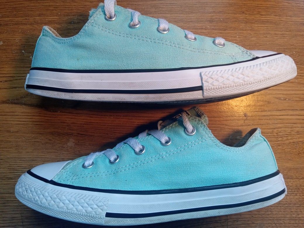 Converse Girls Shoes Size 3 Good Condition