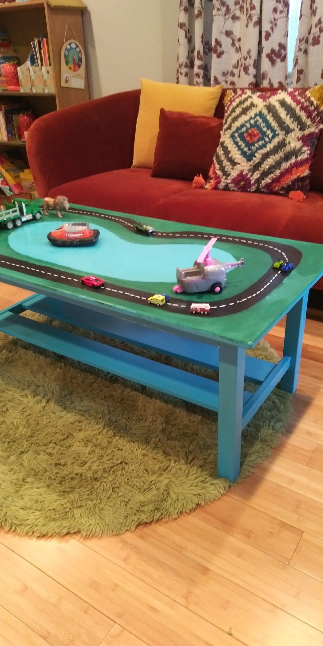 Kids toy table
