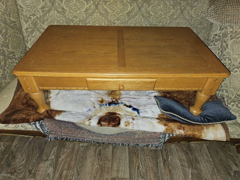 Coffee Table With Matching End Tables
