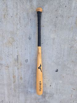 Mizuno Elite Wood Bat