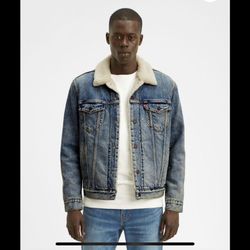 Levi's Men sherpa Trucker Jacket L and XL size