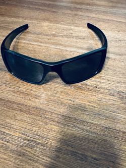 Oakley Fuel Cell Sunglasses - Polished Black / Warm Grey (OO9096-01) Product Overview The Oakley Fuel Cell is designed for those who don't just walk t