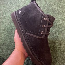 Size 9 - Black Uggs