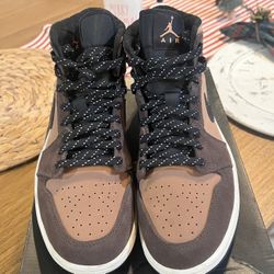 Air Jordan 1 Mid SE 