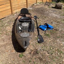 Wilderness System Tarpon 100 Fishing Kayak With Accessories