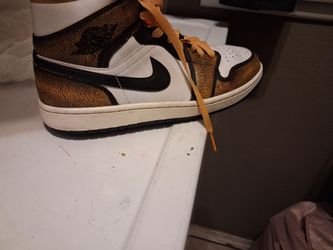 Shoes size 8.5