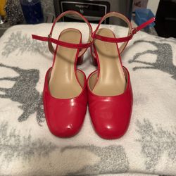 Small Heel Closed Toed Red Size 8