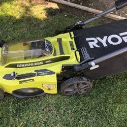 RYOBI Brushless Battery (battery Not Include)Ryobi Máquina Para Cortar Zacate Trabaja Con Bateria(batería No Incluida)