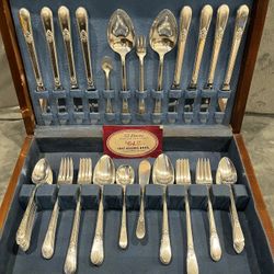 1847 Rogers Bros Silverplate Flatware Set 52 Pieces Service for Eight
