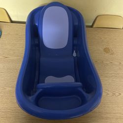 Blue Baby Bath Tub must pick up tomorrow
