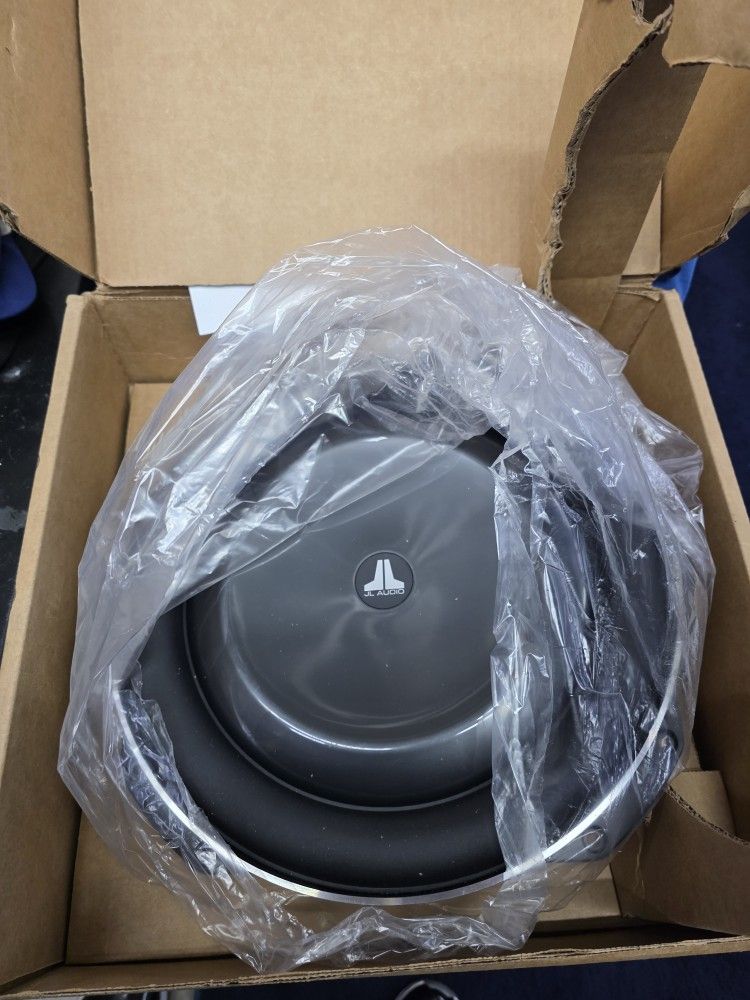 JL AUDIO 13TW5v2-2 Shallow Mount 2 Ohm Subwoofer
