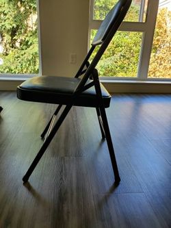 1 Pack Bulk Folding Chairs with Padded Cushion, Single Black Steel Metal Frame Foldable Chair