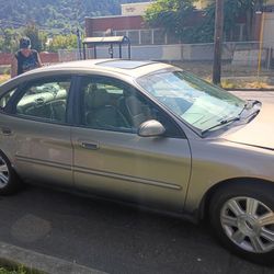 2005 Ford Taurus