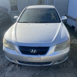 2006 hyundai sonota (FOR PARTS)